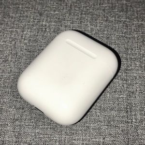 Apple AirPods Charging Case